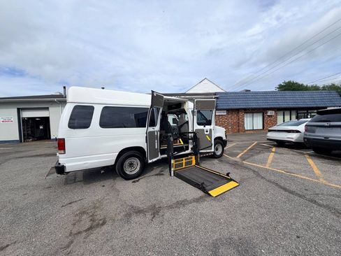 Used 2014 Ford E-250 and Econoline 250 Extended w/ Power Group RWD image 44