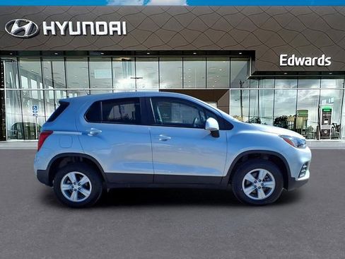 Used 2022 Chevrolet Trax LS w/ Tint and Cruise Package image 8