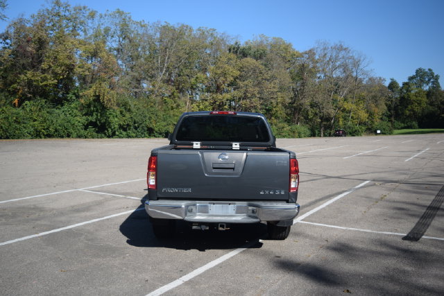 Used 2010 Nissan Frontier SE AWD/4WD image 6