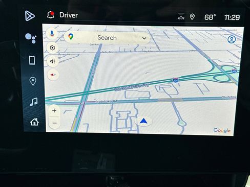 Certified 2025 Chevrolet Corvette Stingray Coupe w/ 1LT image 23