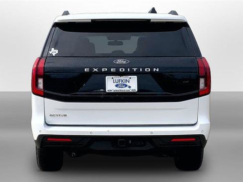 Certified 2025 Ford Expedition Active AWD/4WD image 3