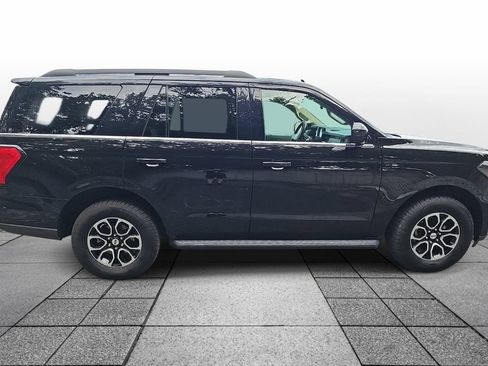 Used 2024 Ford Expedition XLT AWD/4WD image 4