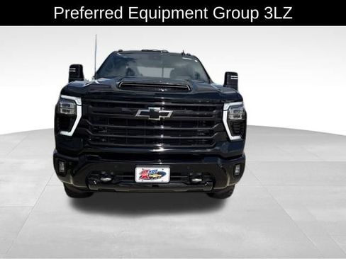 Used 2025 Chevrolet Silverado 3500 High Country w/ High Country Premium Package AWD/4WD image 2