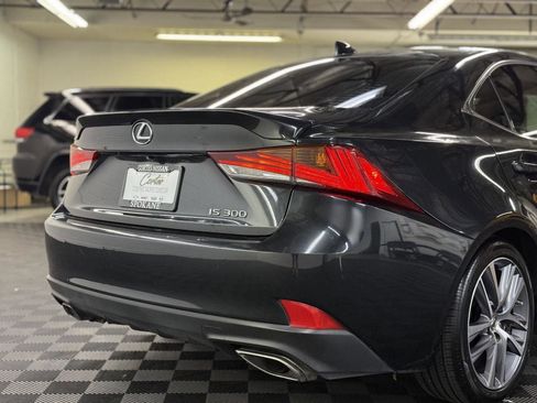 Used 2020 Lexus IS 300 image 9