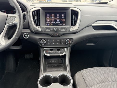 Used 2024 GMC Terrain SLE FWD image 18