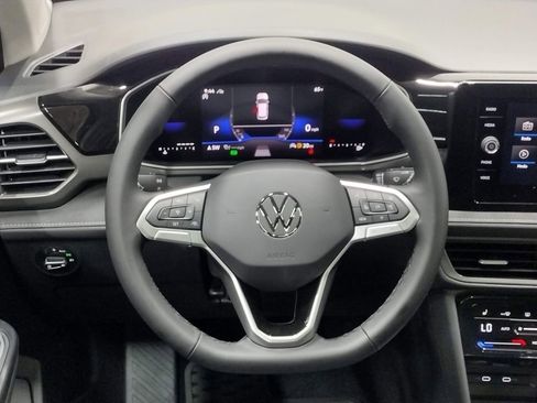 New 2025 Volkswagen Taos SE image 34
