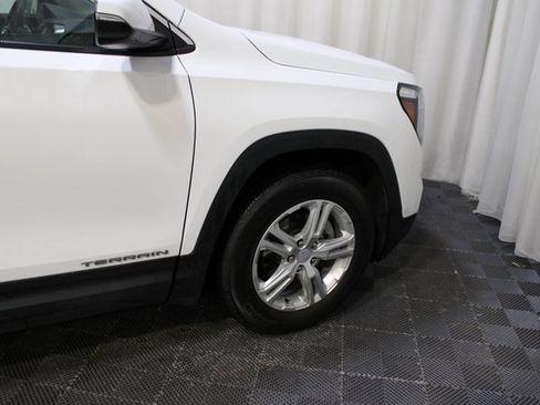 Used 2023 GMC Terrain SLE image 11