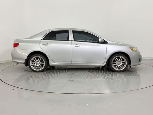 Used 2010 Toyota Corolla image 8