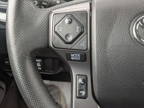 Used 2022 Toyota Tacoma TRD Sport AWD/4WD image 17