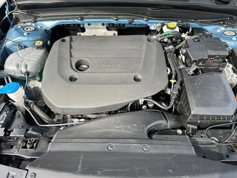 Certified 2023 Volvo XC40 B5 Ultimate w/ Climate Package AWD/4WD image 34
