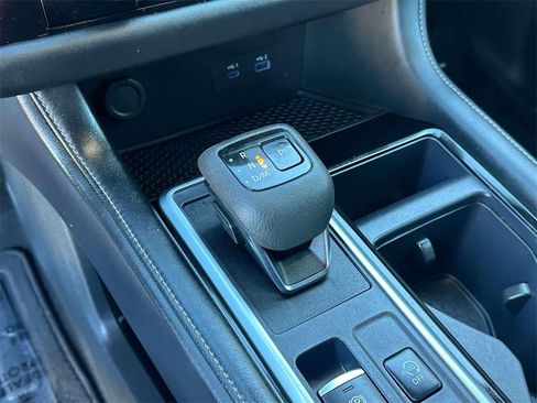 Certified 2024 Nissan Pathfinder SV w/ Black Appearance Package image 31