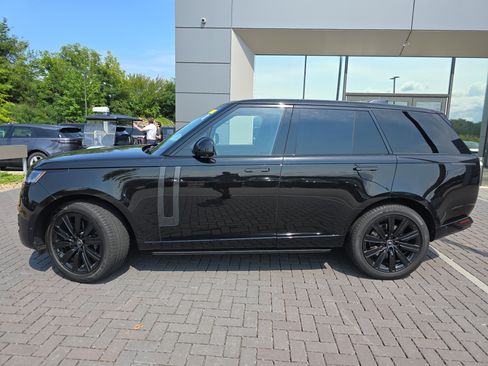 Certified 2025 Land Rover Range Rover SE AWD/4WD image 8