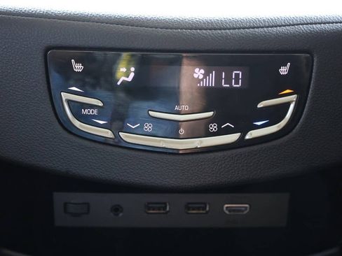 Used 2019 Cadillac Escalade Premium Luxury w/ LPO, Radiant Package AWD/4WD image 22
