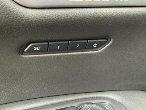 Used 2023 Cadillac XT6 Sport w/ Technology Package image 16