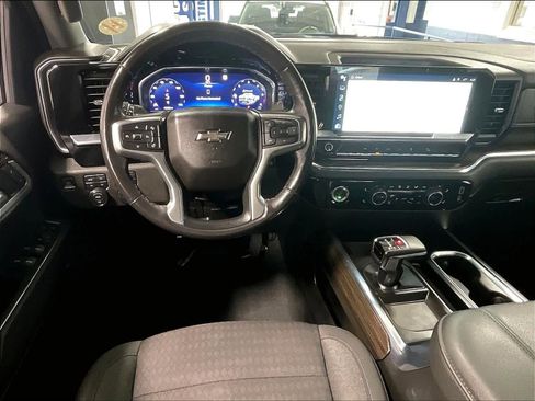 Used 2023 Chevrolet Silverado 1500 RST w/ Z71 Off-Road Package AWD/4WD image 17