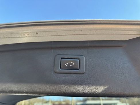 Used 2018 Subaru Outback 2.5i Limited image 12