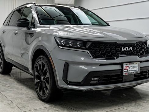 Used 2023 Kia Sorento SX image 4