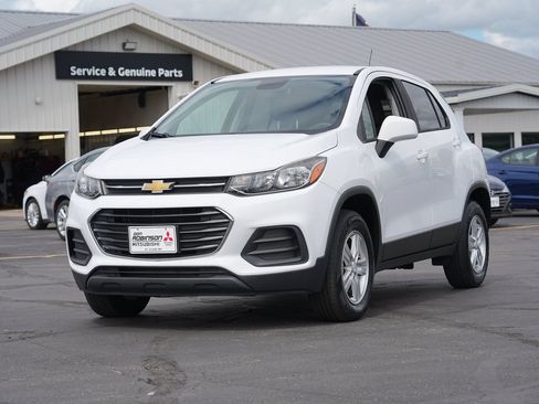 Used 2017 Chevrolet Trax LS w/ Fleet Convenience Package AWD/4WD image 7