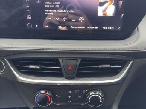 Used 2024 Buick Encore GX Preferred image 17