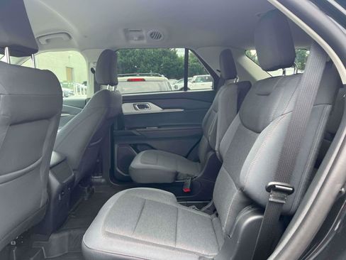 Used 2026 Ford Explorer Active AWD/4WD image 16
