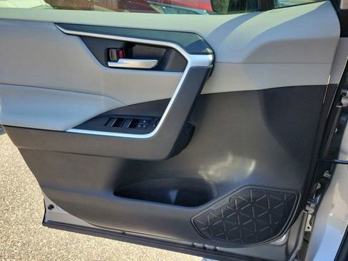 Used 2025 Toyota RAV4 XLE image 34