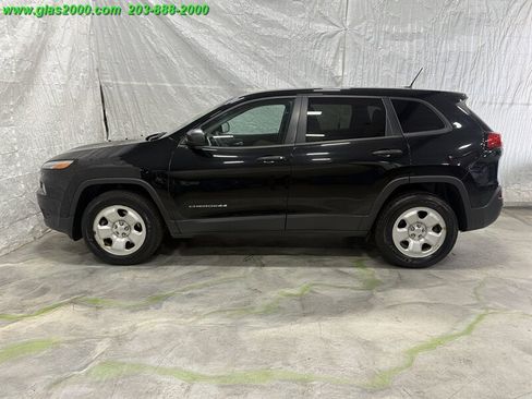 Used 2017 Jeep Cherokee Sport w/ Safety Group AWD/4WD image 13