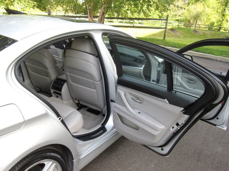 Used 2013 BMW 550i Sedan RWD image 28