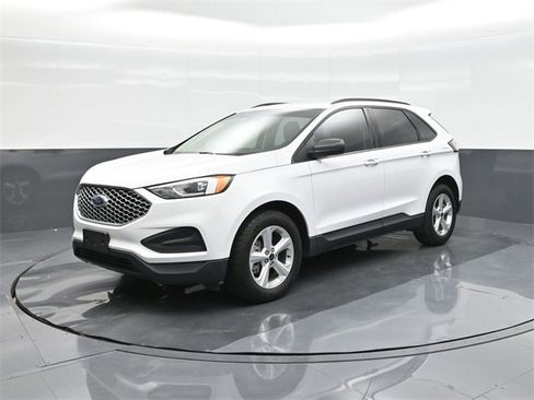 Used 2024 Ford Edge SE image 1