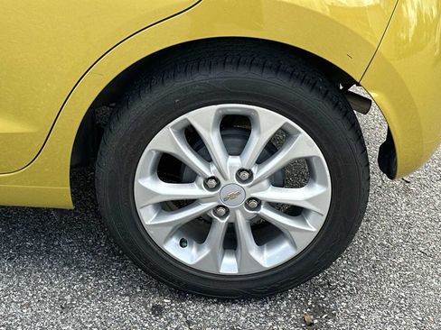 Used 2022 Chevrolet Spark LT FWD image 12