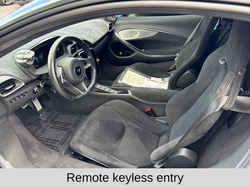 Used 2023 McLaren Artura image 8