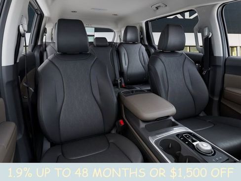 New 2026 Kia Carnival EX image 16