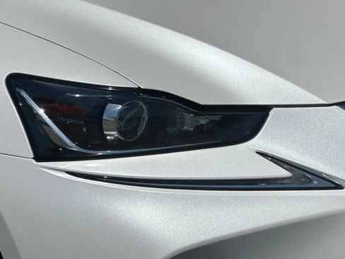 Used 2019 Lexus IS 300 RWD image 12