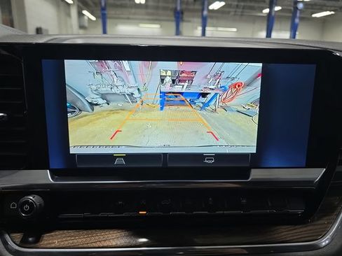 Used 2025 Chevrolet Silverado 1500 LT AWD/4WD image 26