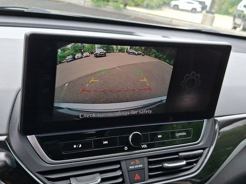 Certified 2024 Nissan Altima 2.5 SR w/ SR Premium Package FWD image 18