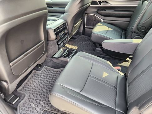 New 2026 Jeep Grand Wagoneer 4WD image 23