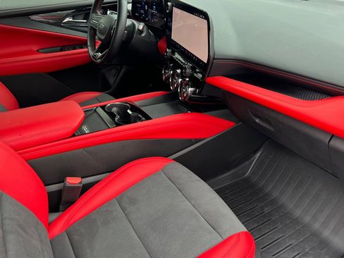 Used 2024 Chevrolet Blazer EV RS image 13