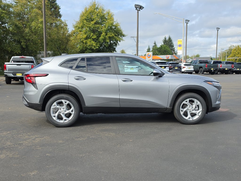 New 2026 Chevrolet Trax LS w/ LS Convenience Package FWD image 7