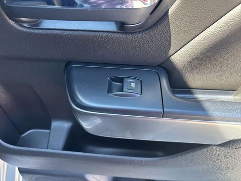 Used 2018 Chevrolet Silverado 1500 LT w/ All Star Edition image 29