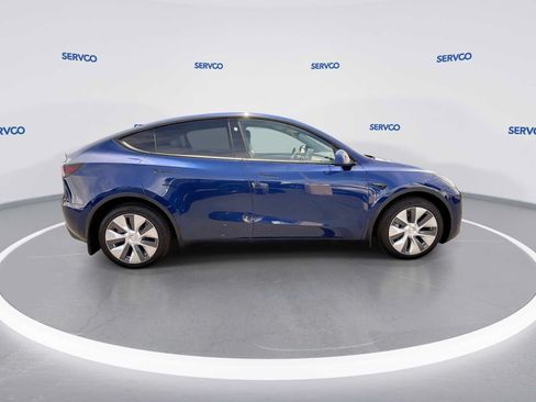 Used 2024 Tesla Model Y Long Range AWD/4WD image 9