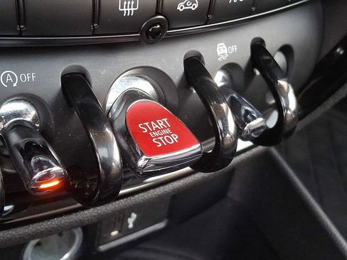 Used 2019 MINI Cooper Clubman ALL4 image 20