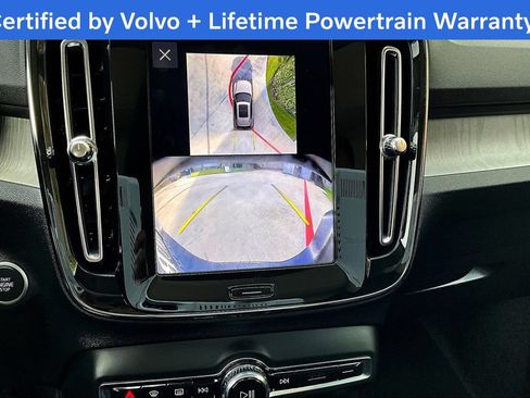 Used 2025 Volvo XC40 B5 Plus AWD/4WD image 29