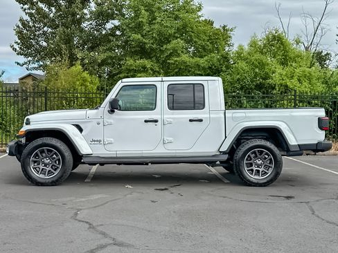 Used 2021 Jeep Gladiator Overland w/ Uconnect 4C Nav & Sound Group AWD/4WD image 6
