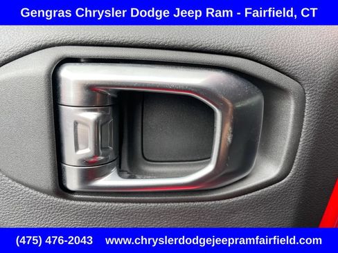 Certified 2025 Jeep Wrangler Unlimited Sahara AWD/4WD image 36