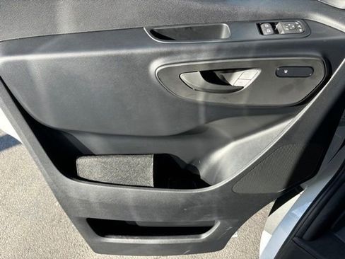 Used 2025 Mercedes-Benz Sprinter 2500 image 11