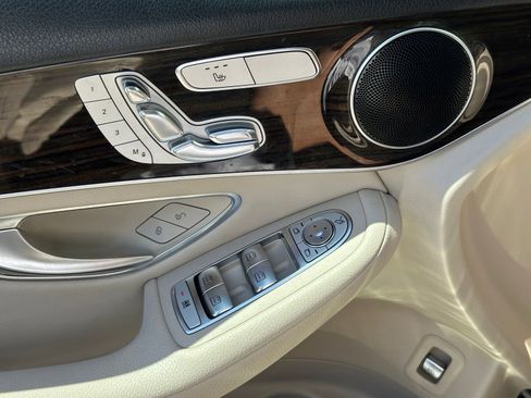 Used 2020 Mercedes-Benz GLC 300 w/ Premium Package image 3