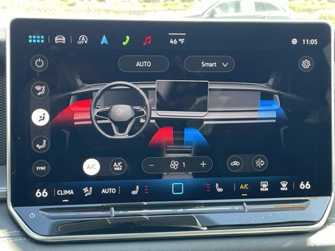 Certified 2025 Volkswagen Tiguan SE image 26