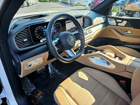 Certified 2025 Mercedes-Benz GLS 580 4MATIC image 15