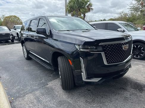 Used 2023 Cadillac Escalade ESV Premium Luxury image 9