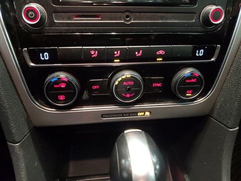 Used 2017 Volkswagen Passat 1.8T S FWD image 19