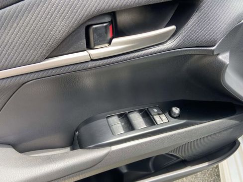 Used 2025 Toyota Camry SE w/ Multimedia Upgrade Package FWD image 15